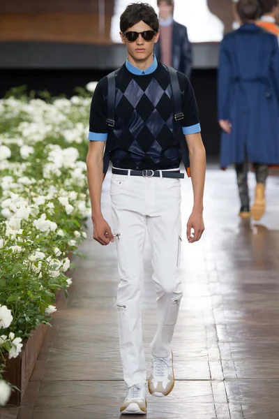 Look 34